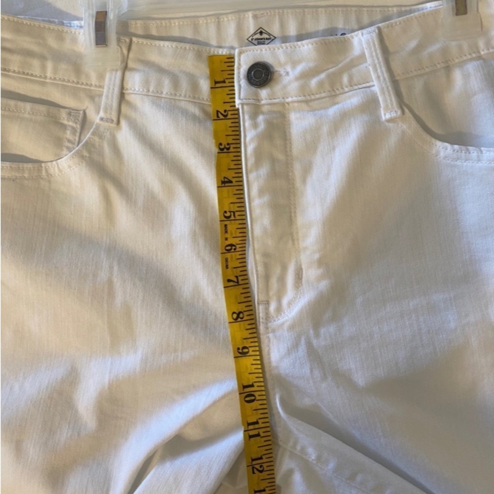 St. John’s Bay Bermuda Shorts 
Size 16 - Picture 5 of 11